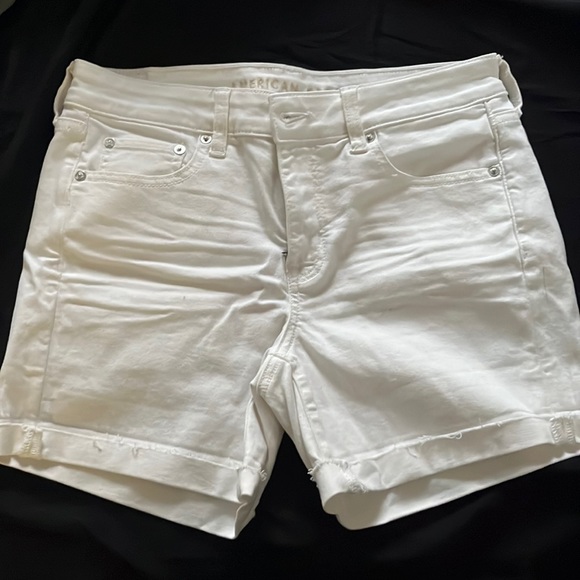 American Eagle white denim shorts - Picture 1 of 3